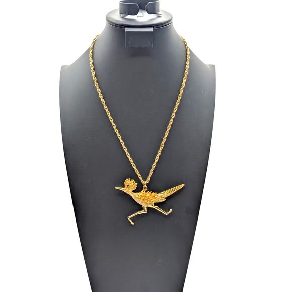 Roadrunner Circa 1970 Chunky Gold Plated On the Run Roadrunner Pendant Necklace - Picture 8 of 8